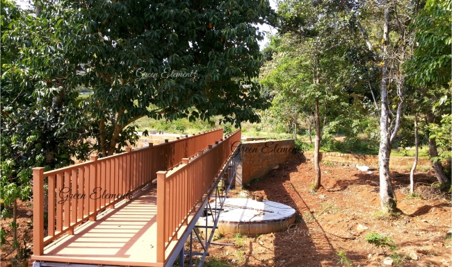 WOODEN DECKS & PERGOLAS