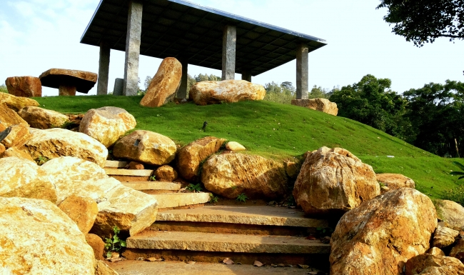 CREATIVE STRUCTURES